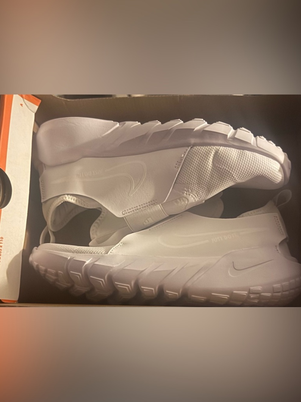 Nike White Flex Runner